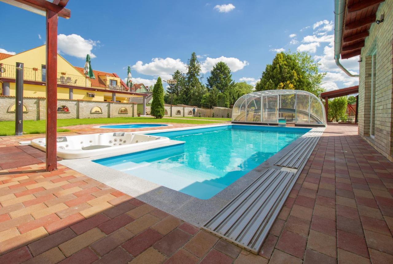 Ponty-Lak Panzio Guest House Dávod Exterior photo